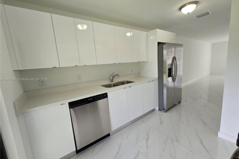 House in Homestead, Florida 3 bedrooms № 1924026 - photo 3