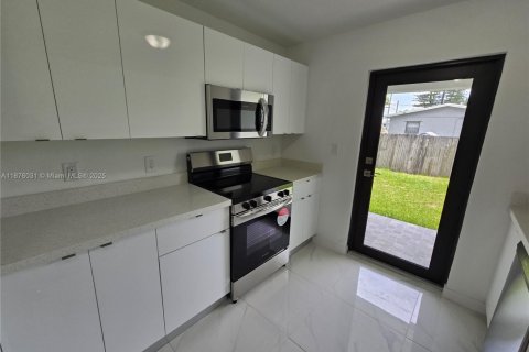 House in Homestead, Florida 3 bedrooms № 1924026 - photo 4