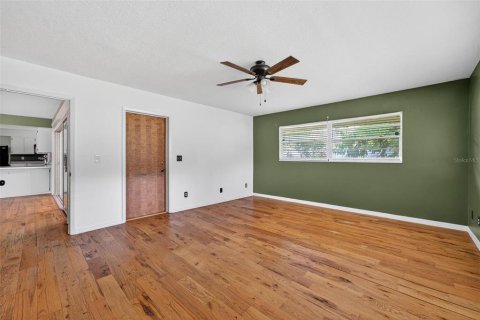 House in Groveland, Florida 3 bedrooms, 210.42 sq.m. № 1905797 - photo 23