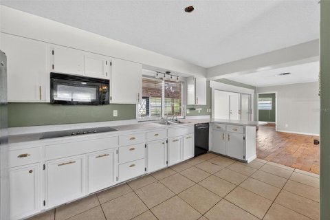 Купить виллу или дом в Гроувленд, Флорида 7 комнат, 210.42м2, № 1905797 - фото 14
