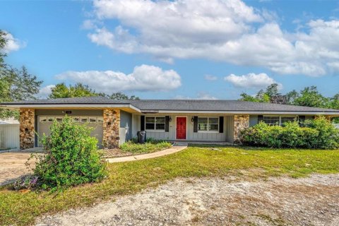 House in Groveland, Florida 3 bedrooms, 210.42 sq.m. № 1905797 - photo 1