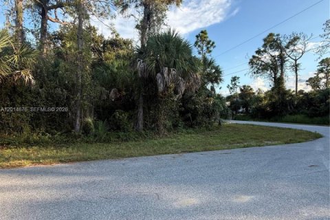 Terreno en venta en North Port, Florida № 2171301 - foto 6