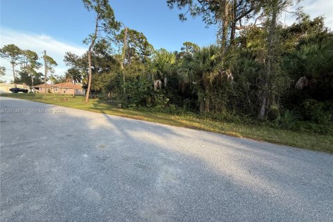 Terreno en venta en North Port, Florida № 2171301 - foto 5