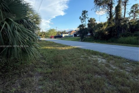 Terreno en venta en North Port, Florida № 2171301 - foto 3