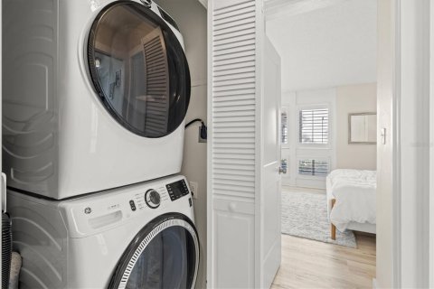 Купить кондоминиум в Сарасота, Флорида 6 комнат, 98.48м2, № 1637241 - фото 18