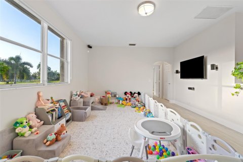 House in Weston, Florida 5 bedrooms, 511.61 sq.m. № 2034484 - photo 14