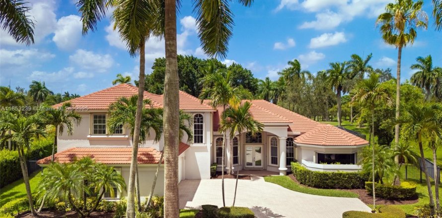 House in Weston, Florida 5 bedrooms, 511.61 sq.m. № 2034484