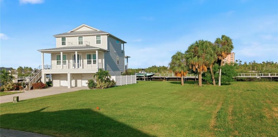 Land in New Port Richey, Florida № 2391411