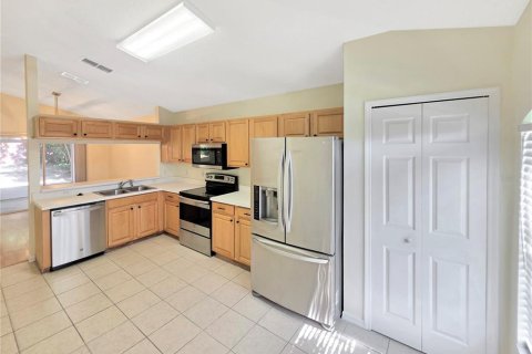 Casa en venta en Lake Mary, Florida, 3 dormitorios, 185.8 m2 № 2107075 - foto 18