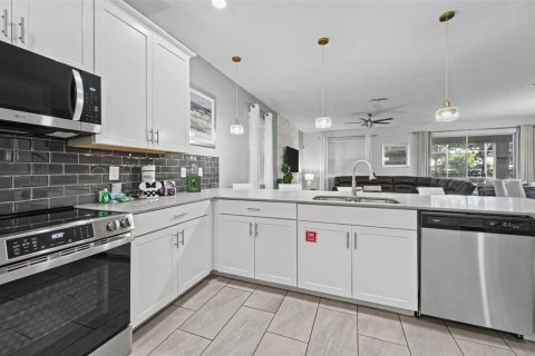 Villa ou maison à vendre à Davenport, Floride: 8 chambres, 363.15 m2 № 2433405 - photo 15