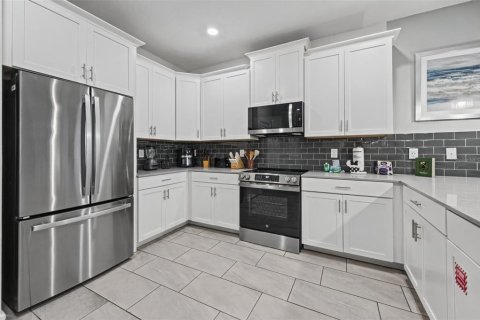 Villa ou maison à vendre à Davenport, Floride: 8 chambres, 363.15 m2 № 2433405 - photo 14