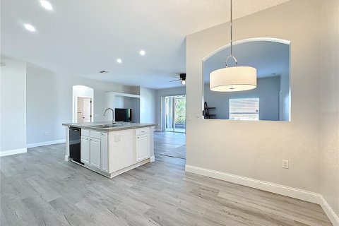 House in Winter Haven, Florida 4 bedrooms, 187.66 sq.m. № 2289911 - photo 26