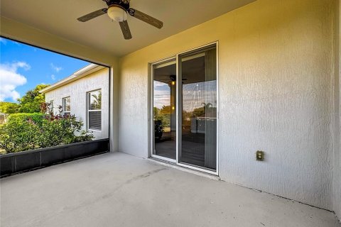 House in Winter Haven, Florida 4 bedrooms, 187.66 sq.m. № 2289911 - photo 13