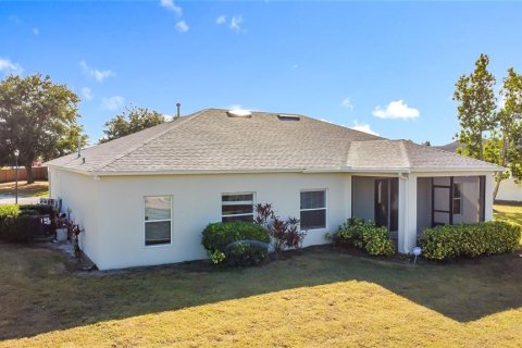 House in Winter Haven, Florida 4 bedrooms, 187.66 sq.m. № 2289911 - photo 14
