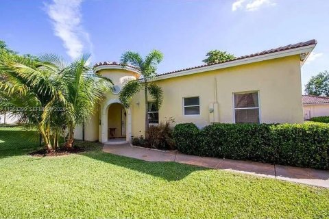 Дом в Коконат Крик, Флорида 3 спальни, 167.97м2 № 2026972