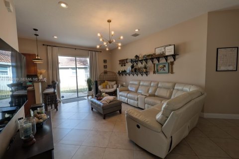 Снять в аренду виллу или дом в Коконат Крик, Флорида 3 спальни, 167.97м2, № 2026972 - фото 13
