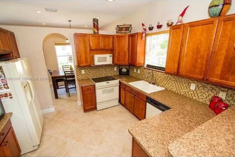 Снять в аренду виллу или дом в Коконат Крик, Флорида 3 спальни, 167.97м2, № 2026972 - фото 11