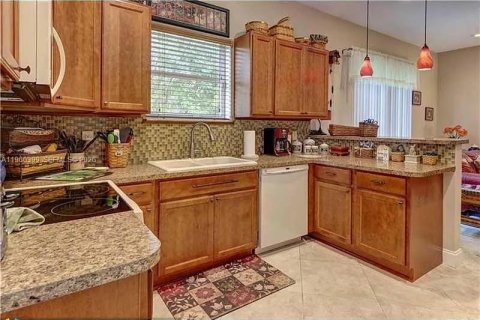 Снять в аренду виллу или дом в Коконат Крик, Флорида 3 спальни, 167.97м2, № 2026972 - фото 12