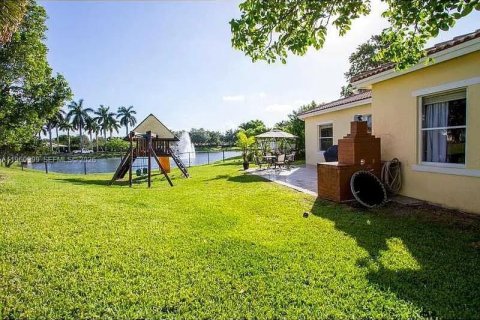 Снять в аренду виллу или дом в Коконат Крик, Флорида 3 спальни, 167.97м2, № 2026972 - фото 4