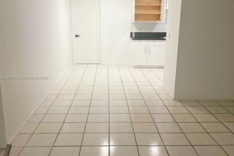 Снять в аренду виллу или дом в Лодерхилл, Флорида 3 спальни, 220.18м2, № 2030885 - фото 7