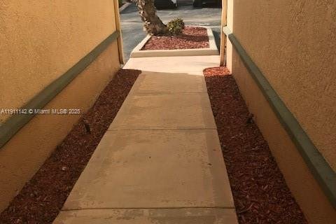 Condo in Miramar, Florida, 3 bedrooms  № 1971328 - photo 3