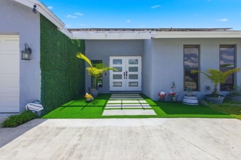 Купить виллу или дом в Бока-Ратон, Флорида 5 комнат, 138.24м2, № 2083482 - фото 30