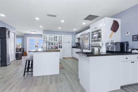 Купить виллу или дом в Бока-Ратон, Флорида 5 комнат, 138.24м2, № 2083482 - фото 24