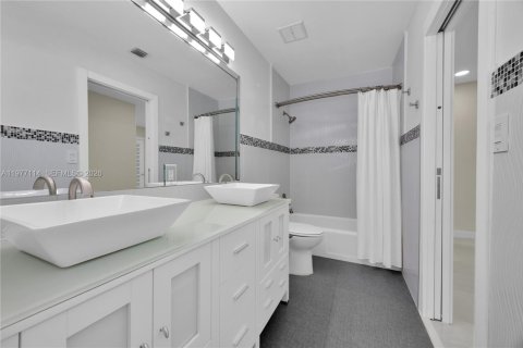 Купить виллу или дом в Хомстед, Флорида 4 спальни, 180.69м2, № 2043639 - фото 18