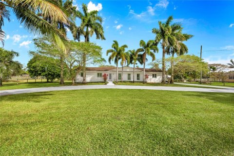 Купить виллу или дом в Хомстед, Флорида 4 спальни, 180.69м2, № 2043639 - фото 26