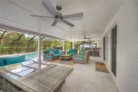 Купить виллу или дом в Хомстед, Флорида 4 спальни, 180.69м2, № 2043639 - фото 22