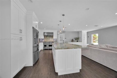 Купить виллу или дом в Хомстед, Флорида 4 спальни, 180.69м2, № 2043639 - фото 28