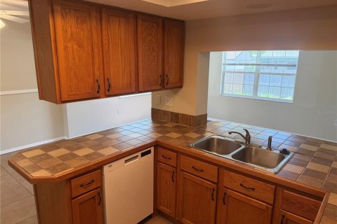 House in Holiday, Florida 4 bedrooms, 129.04 sq.m. № 2167529 - photo 5