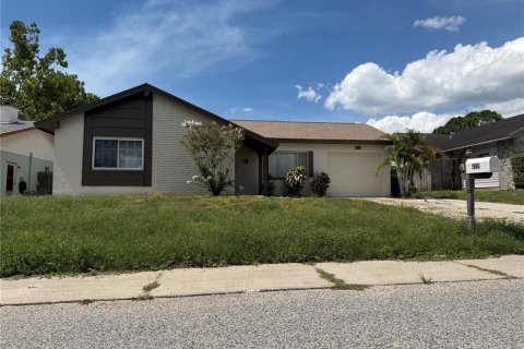 House in Holiday, Florida 4 bedrooms, 129.04 sq.m. № 2167529