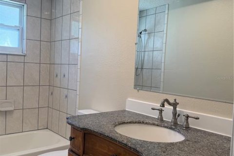 House in Holiday, Florida 4 bedrooms, 129.04 sq.m. № 2167529 - photo 26