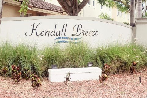 Adosado en alquiler en Miami, Florida, 3 dormitorios, 134.89 m2 № 1224521 - foto 1