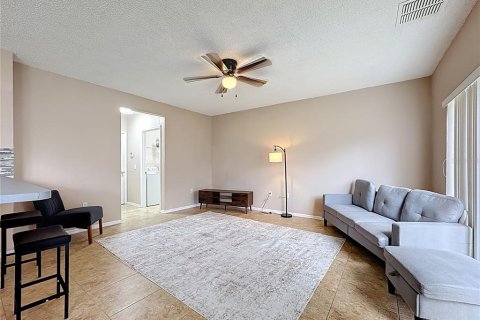 House in Kissimmee, Florida 4 bedrooms, 194.54 sq.m. № 1898829 - photo 13