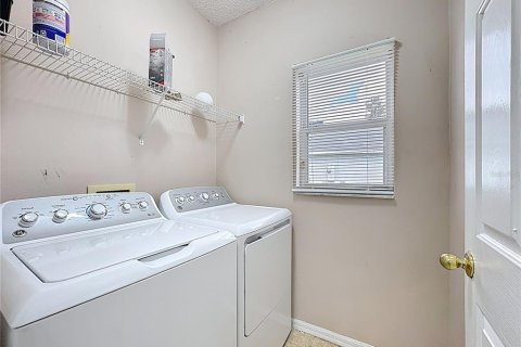 House in Kissimmee, Florida 4 bedrooms, 194.54 sq.m. № 1898829 - photo 30