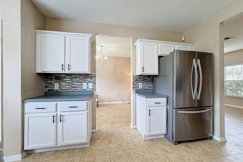 House in Kissimmee, Florida 4 bedrooms, 194.54 sq.m. № 1898829 - photo 12