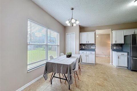 House in Kissimmee, Florida 4 bedrooms, 194.54 sq.m. № 1898829 - photo 11