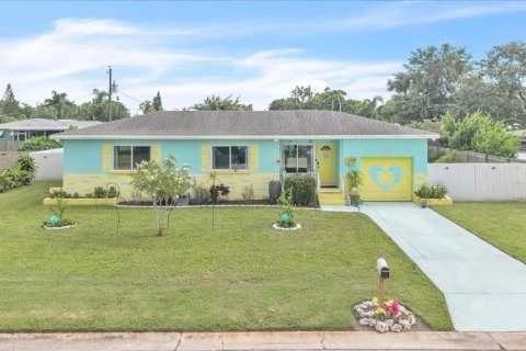 House in Bradenton, Florida 2 bedrooms, 92.16 sq.m. № 2373494