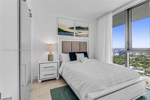 Condo in Miami, Florida, 2 bedrooms  № 2042159 - photo 21