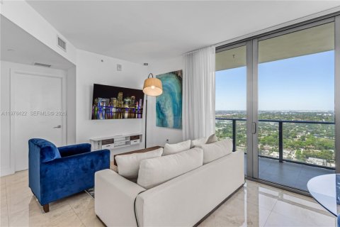 Condo in Miami, Florida, 2 bedrooms  № 2042159 - photo 10