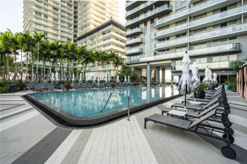 Condo in Miami, Florida, 2 bedrooms  № 2042159 - photo 30