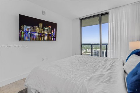 Condo in Miami, Florida, 2 bedrooms  № 2042159 - photo 14