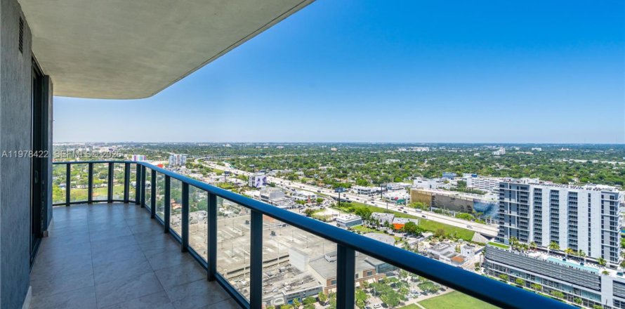 Condo in Miami, Florida, 2 bedrooms  № 2042159