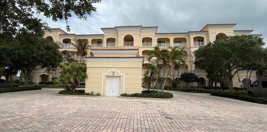 Condo in St. Lucie, Florida, 2 bedrooms  № 2183063