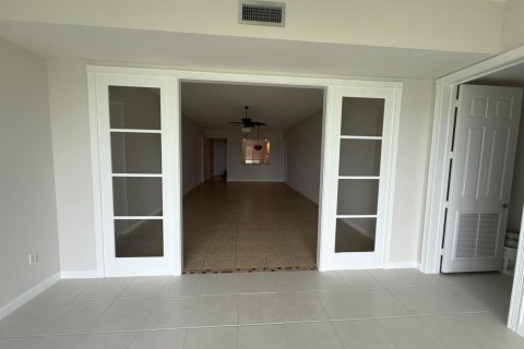 Condo in St. Lucie, Florida, 2 bedrooms  № 2183063 - photo 27