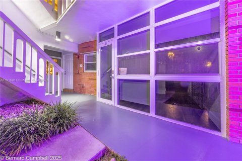 Condo in Hallandale Beach, Florida, 1 bedroom  № 1970599 - photo 8