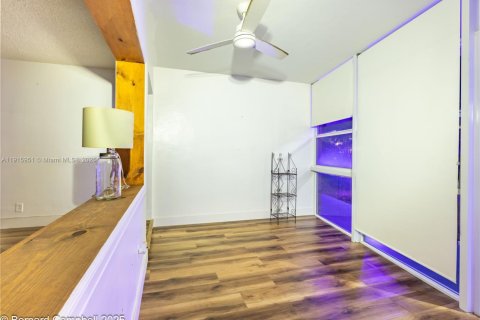 Condo in Hallandale Beach, Florida, 1 bedroom  № 1970599 - photo 7