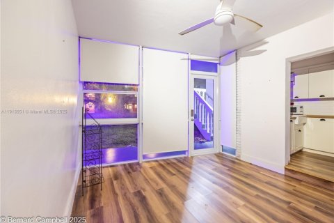 Condo in Hallandale Beach, Florida, 1 bedroom  № 1970599 - photo 6